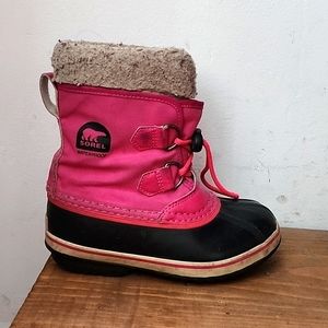 Girls sorel winter boots with removabke liner